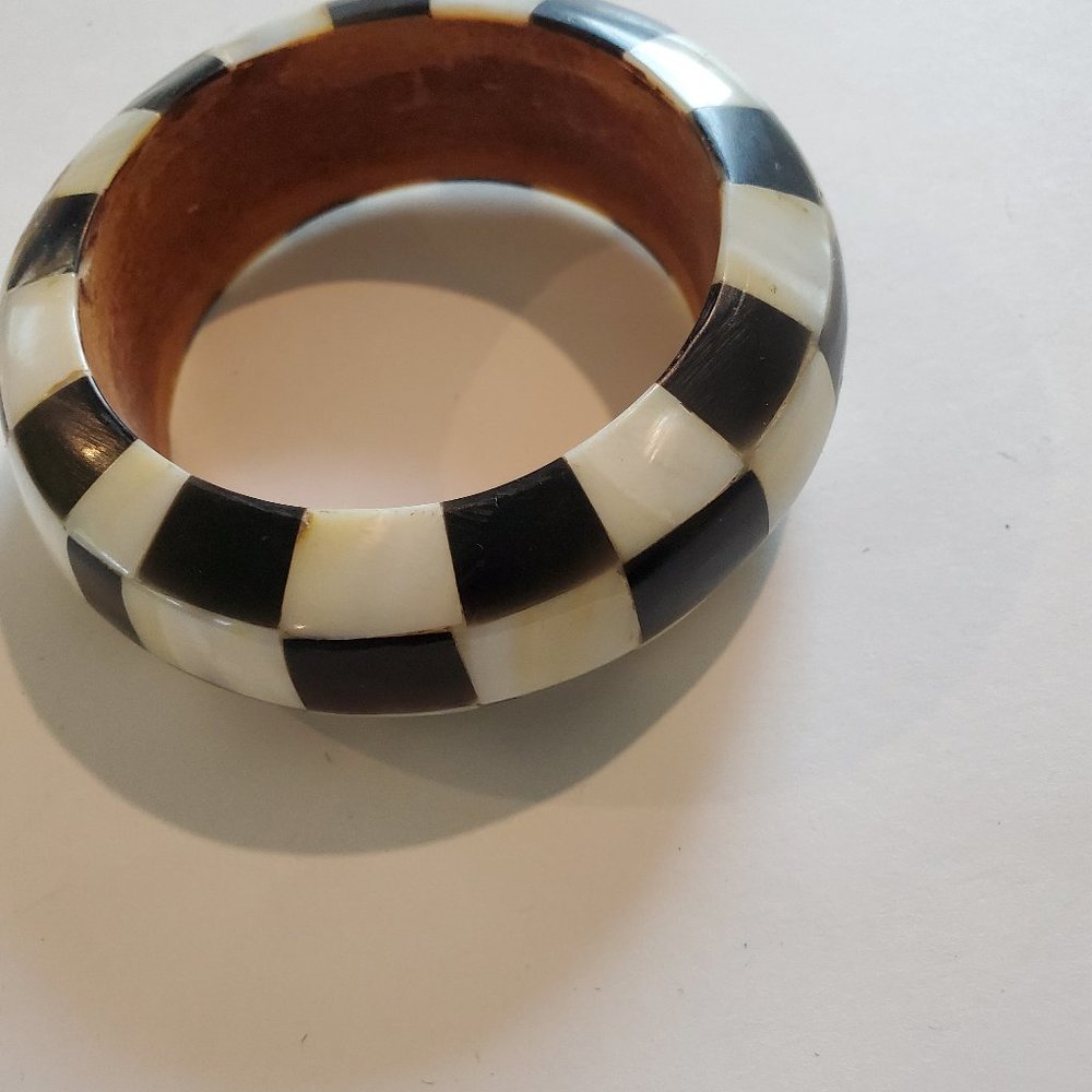 Bracelets - Picture 4 of 5
